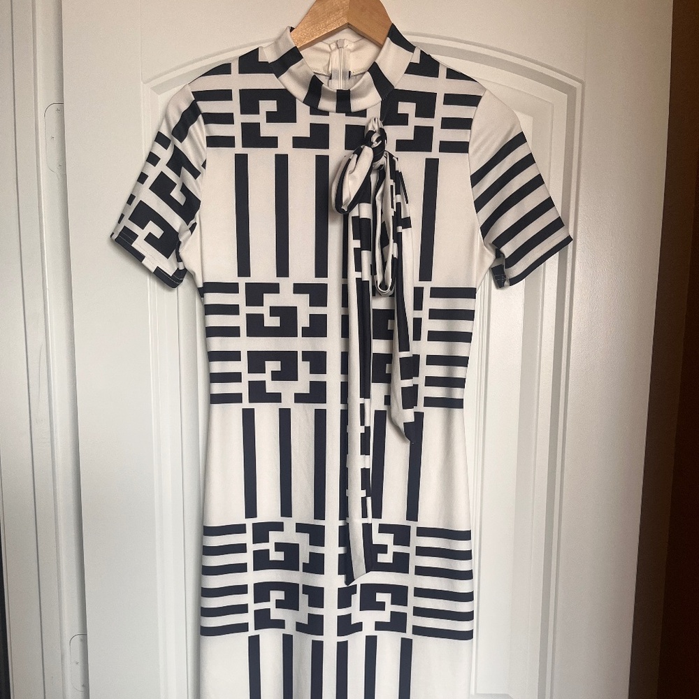 Dresses w/ Contemporary Design